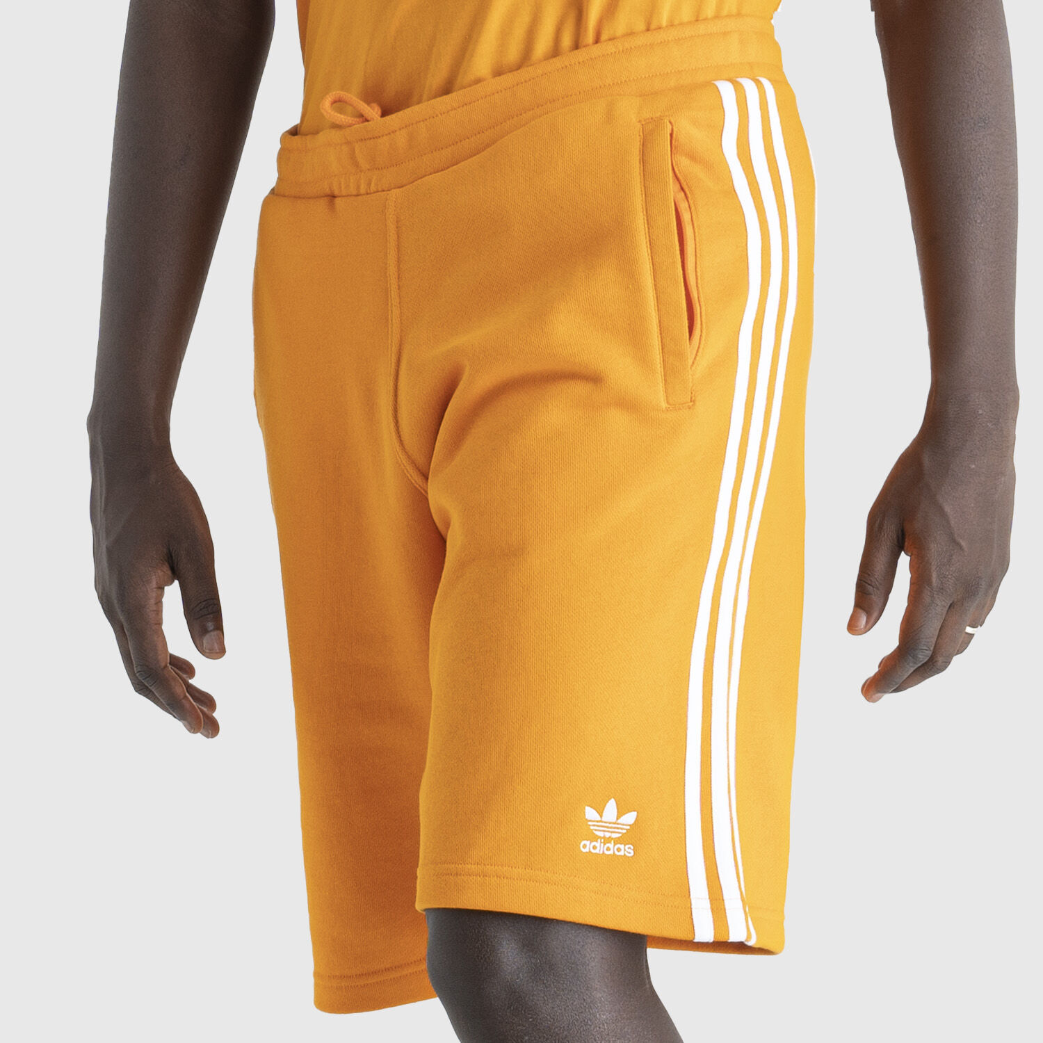 Short adidas 3 Stripes arancioni e bianchi AW LAB