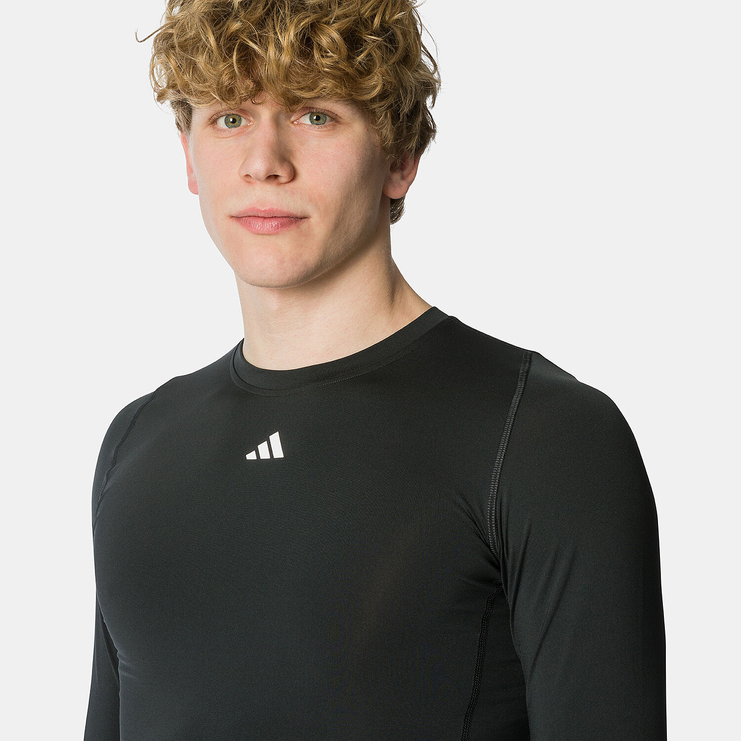 magliette under armour techfit Cinosural International School