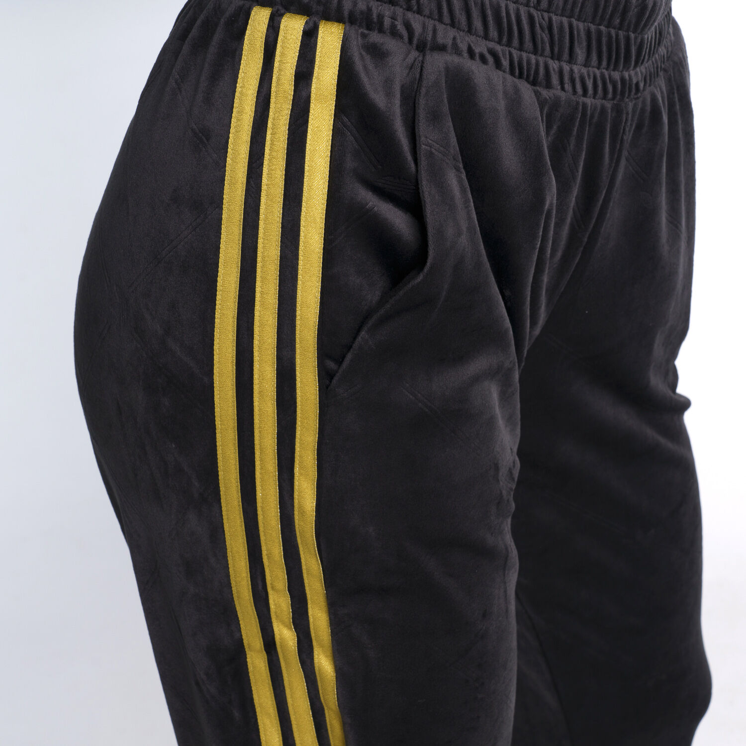 Pantaloni adidas best sale neri e oro