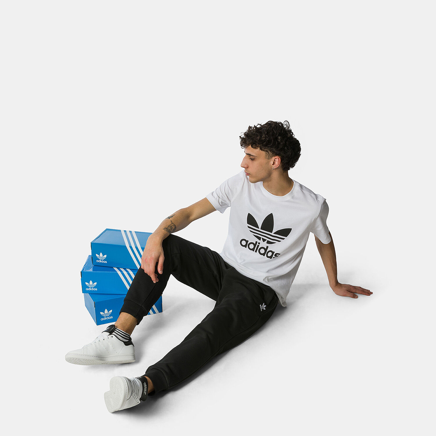 Pantaloni adidas Trefoil Essentials neri e bianchi AW LAB