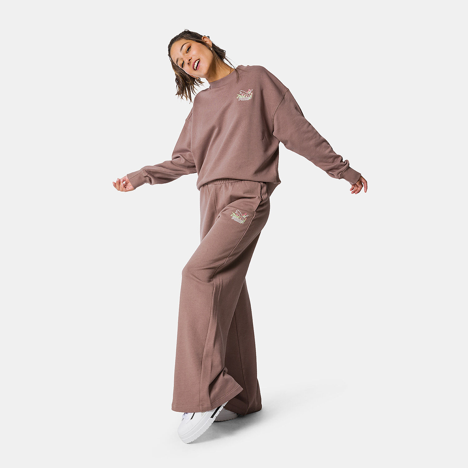 Pantaloni Puma Classics Relaxed marroni AW LAB