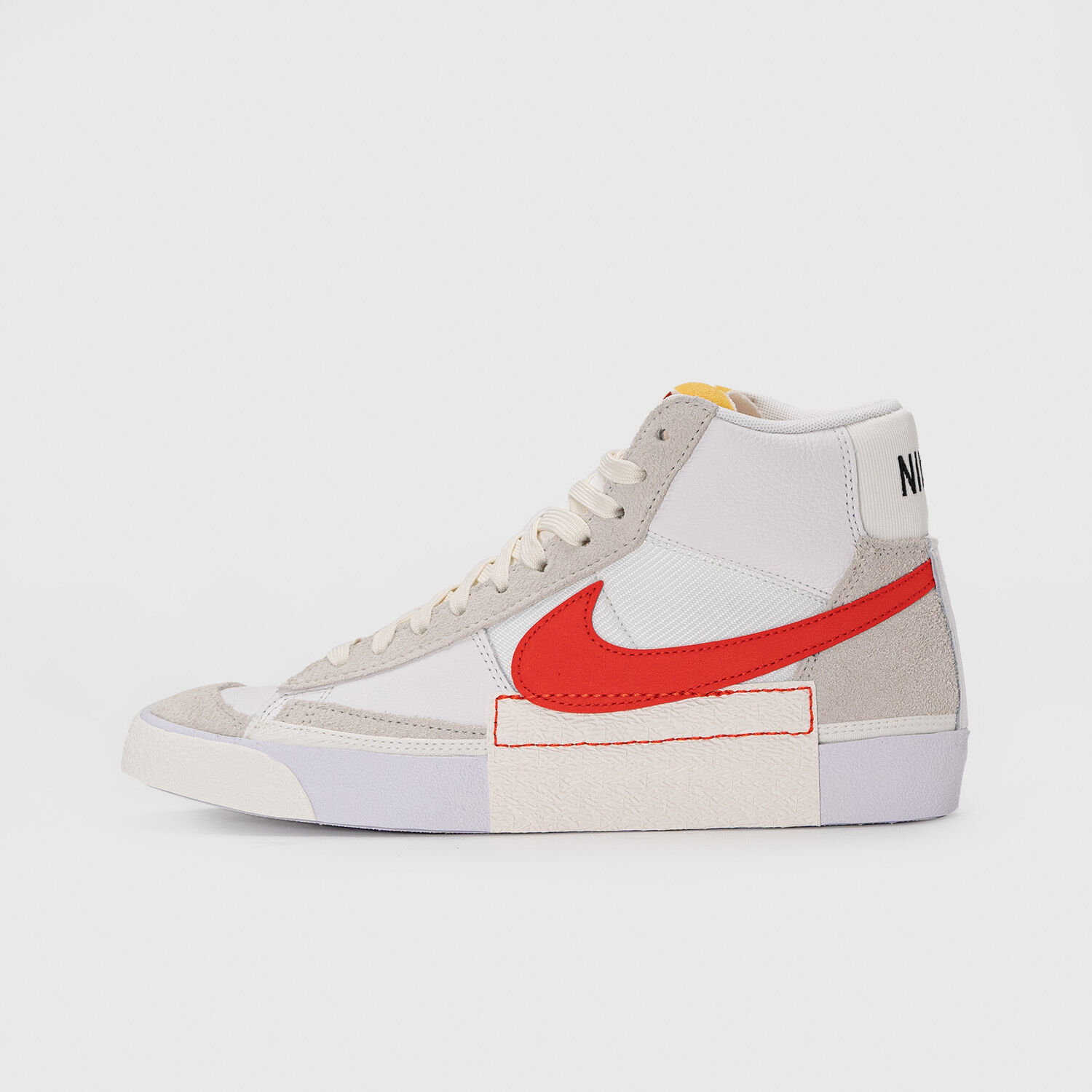 Nike blazer mid uomo bianche best sale
