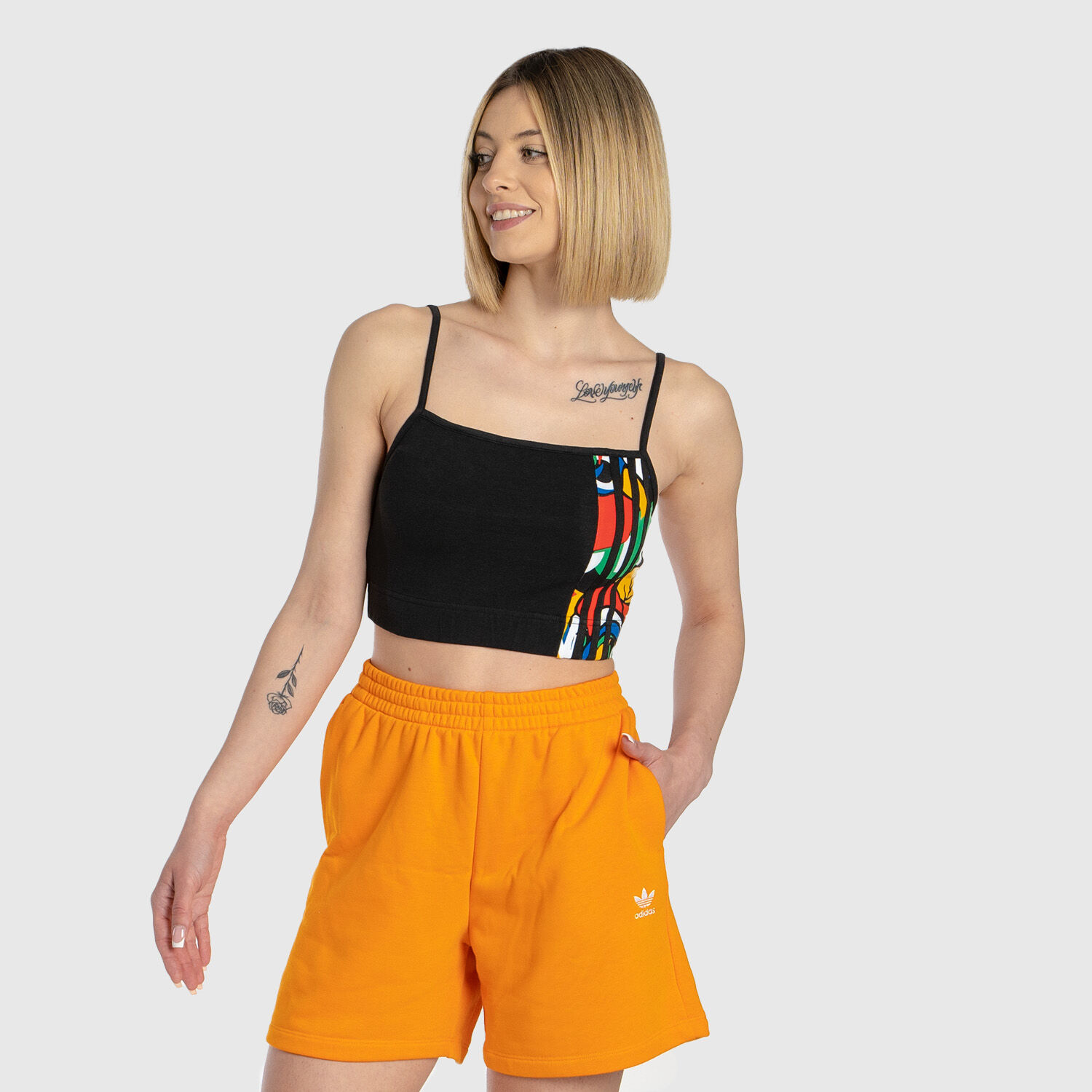 Top corto adidas nero store