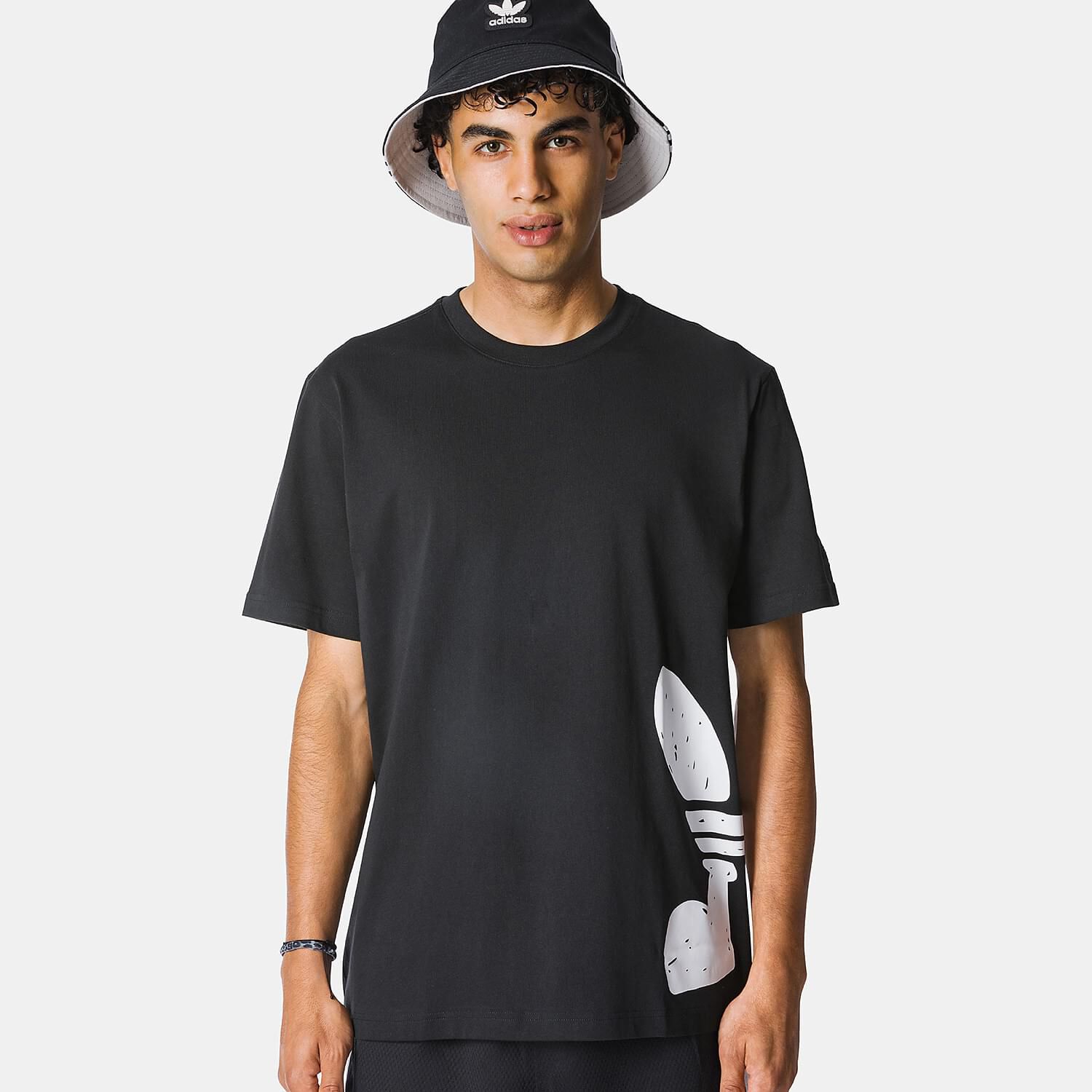 Maglietta adidas nera e bianca new arrivals