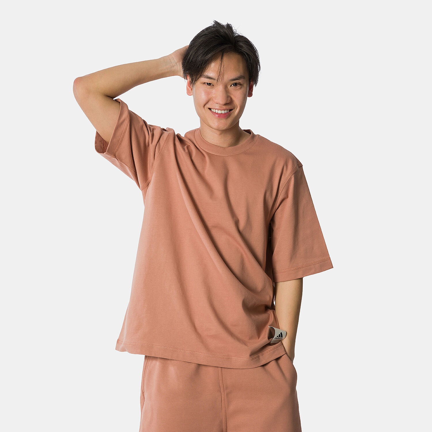Magliette adidas marroni deals