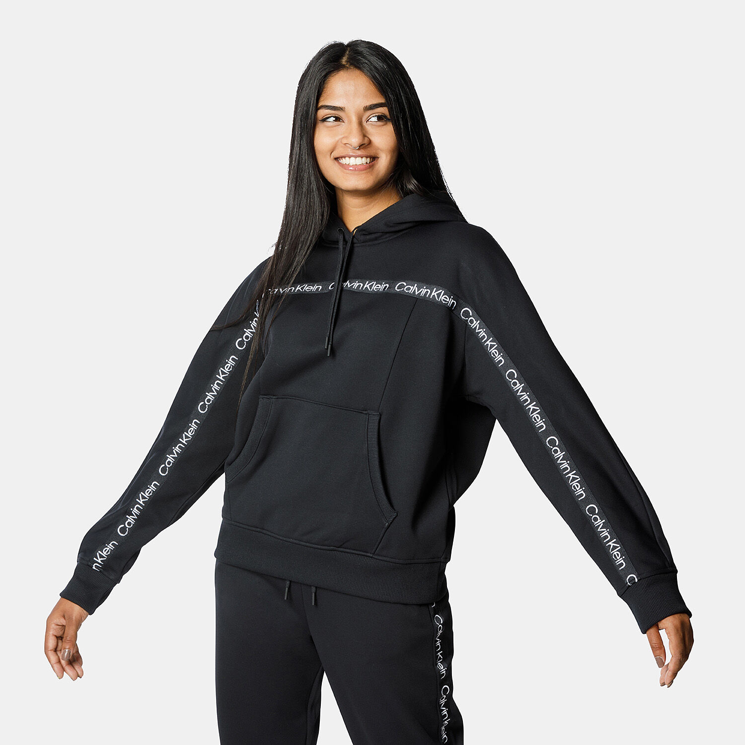 Felpa nera calvin klein deals