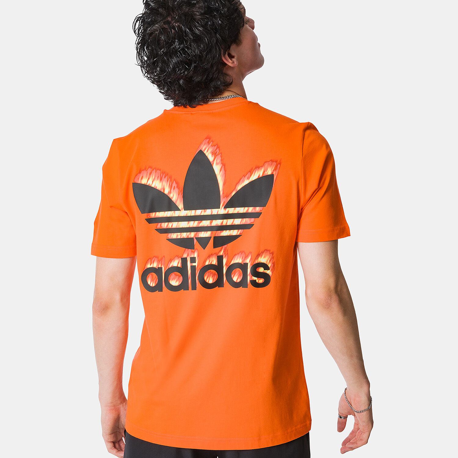 T shirt adidas Graphics Fire Trefoil arancione nera e gialla AW LAB