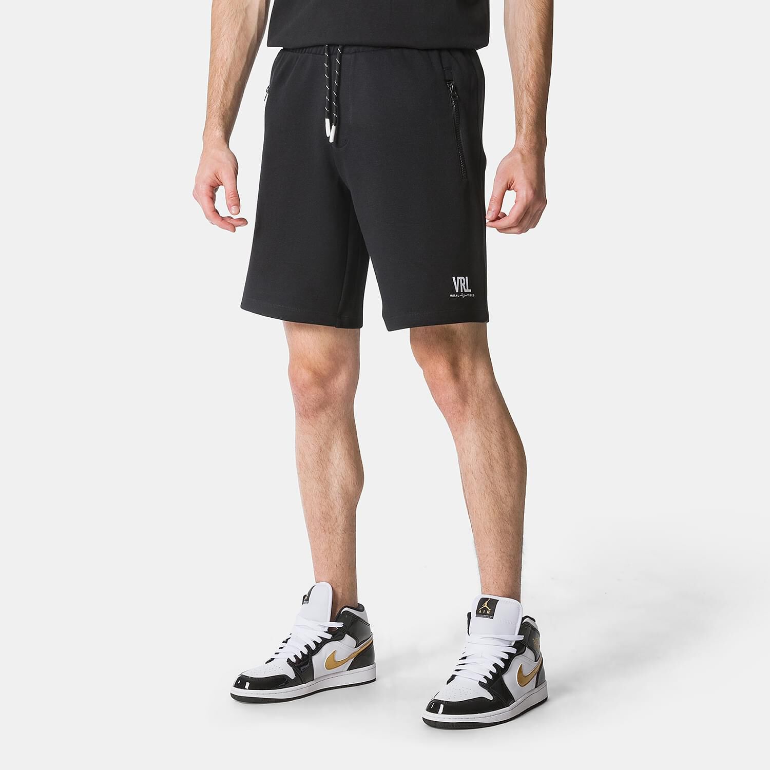 Pantaloncini puma neri e bianchi online