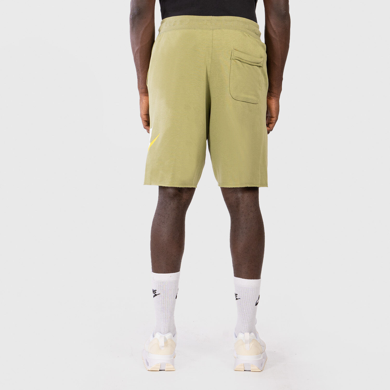 Pantaloni Corti Nike Club French Terry Alumni verdi AW LAB