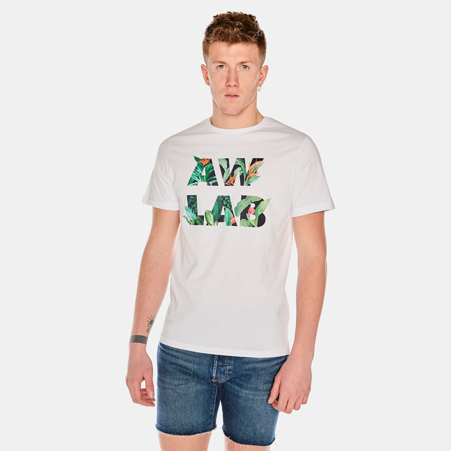 T Shirt AW LAB Logo bianca e floreale AW LAB