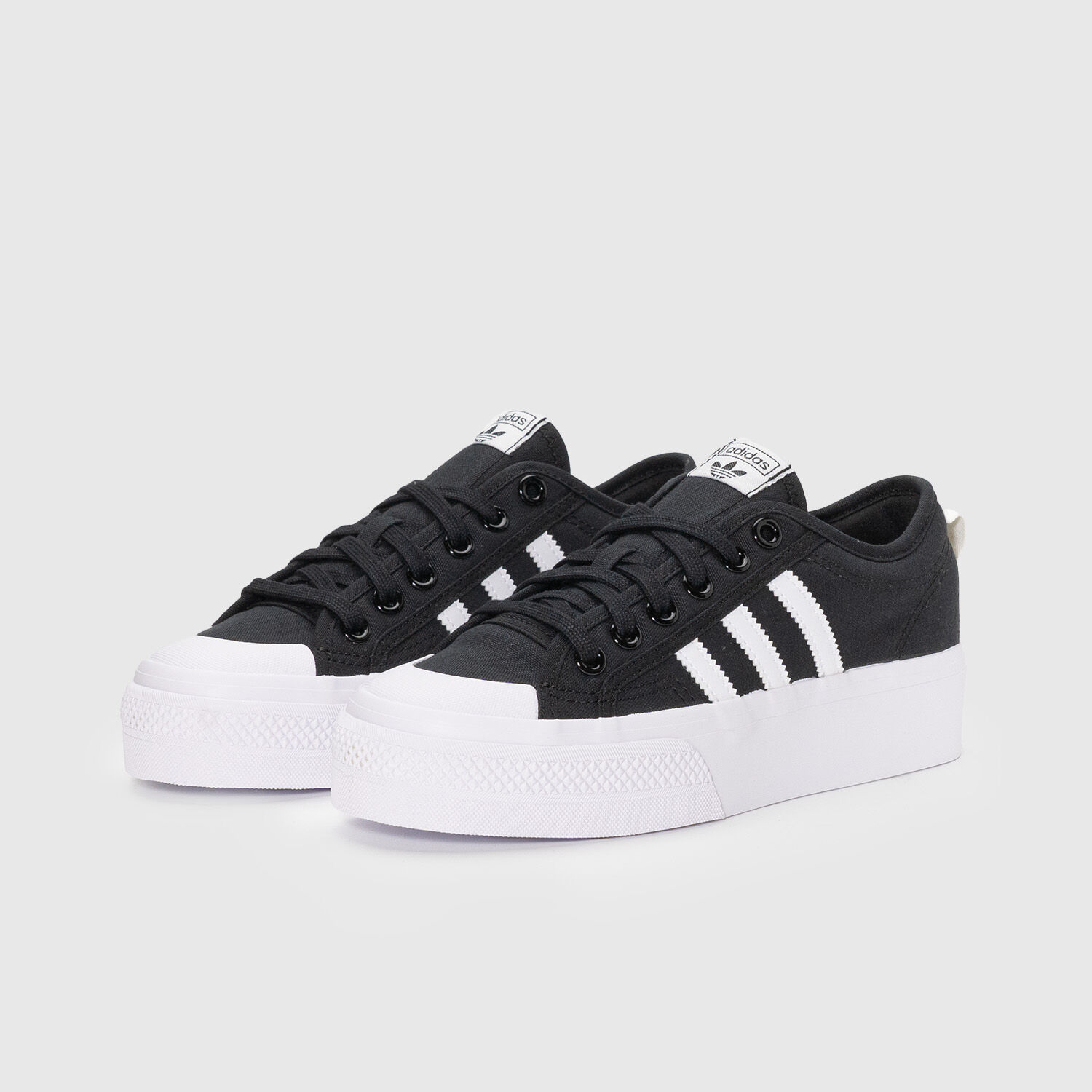 Adidas platform nere discount