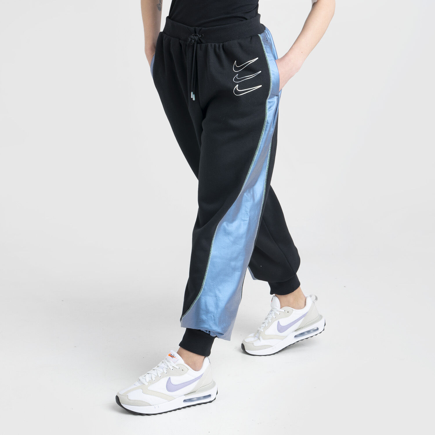Pantaloni Nike Oversized Graphic Fleece Jogger neri e celesti AW LAB