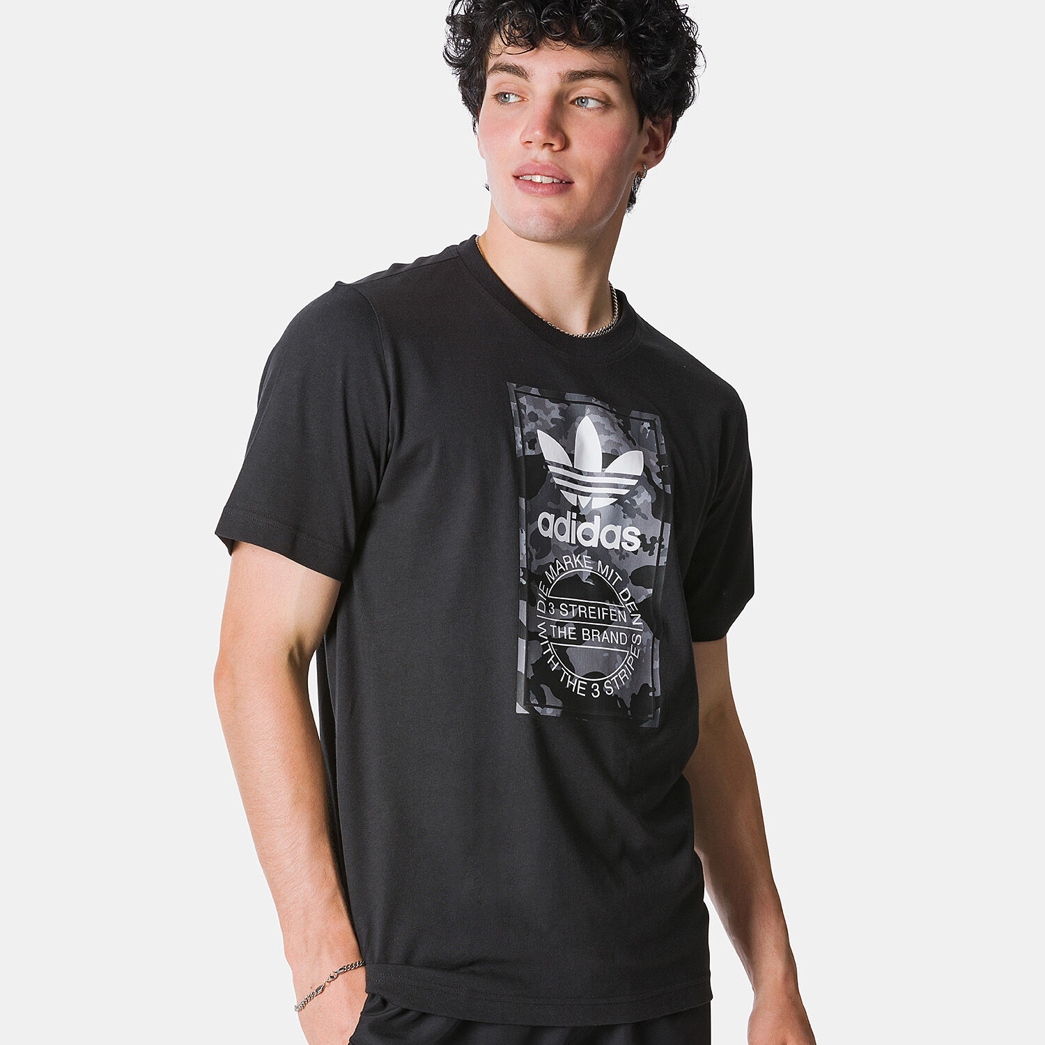 T shirt on sale adidas grigia