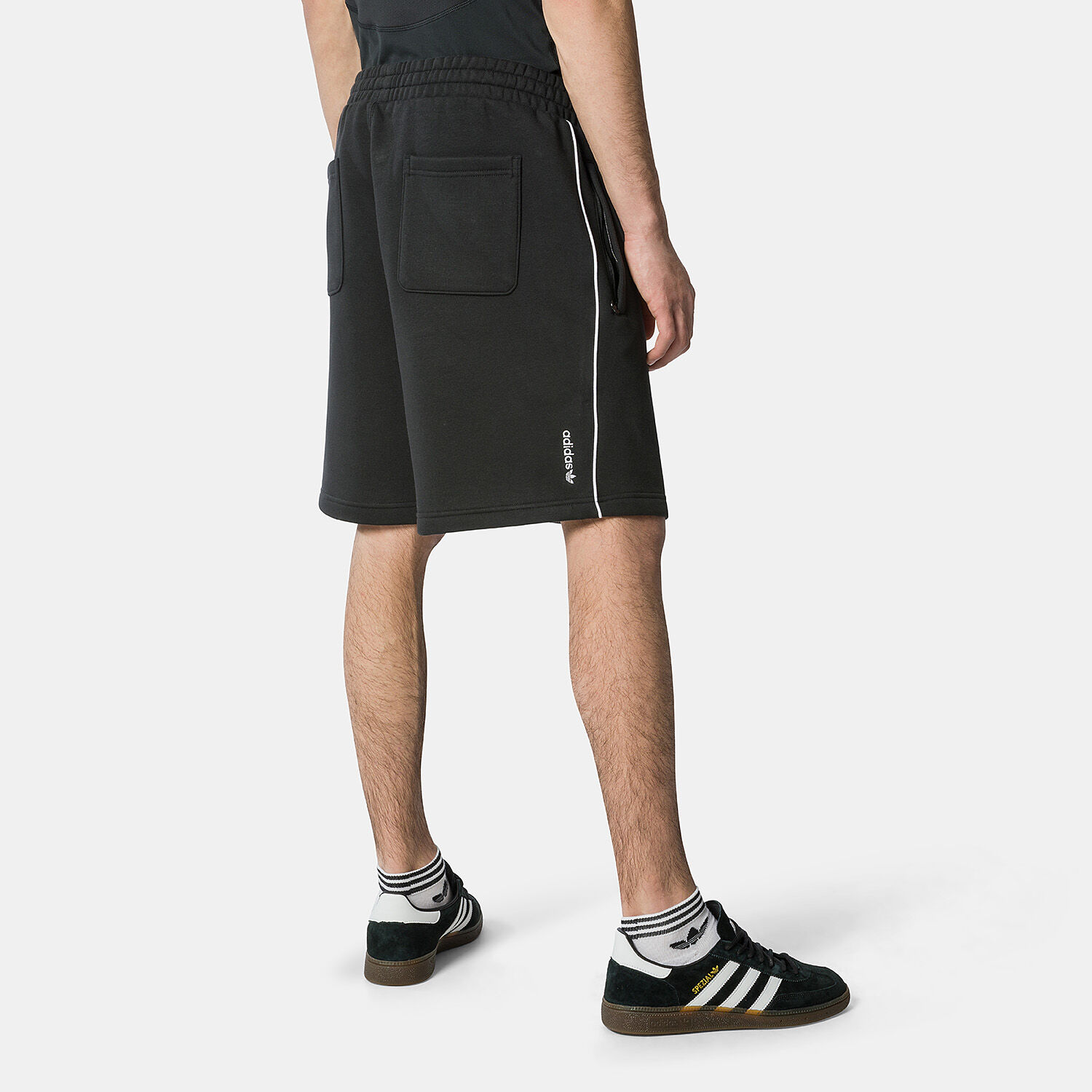 Shorts adidas Original C neri e bianchi AW LAB