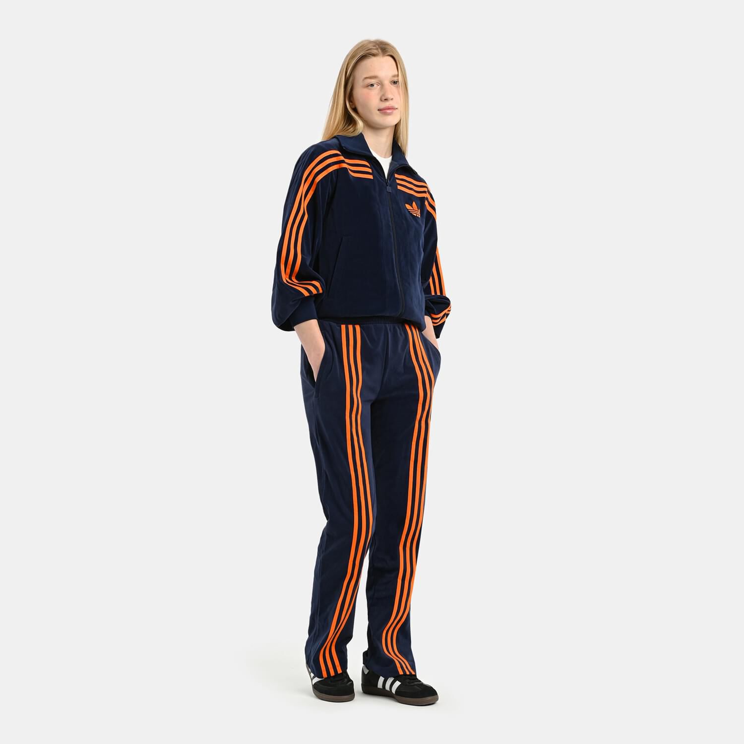 Pantaloni adidas Track pants 70s Velour blu e arancioni AW LAB