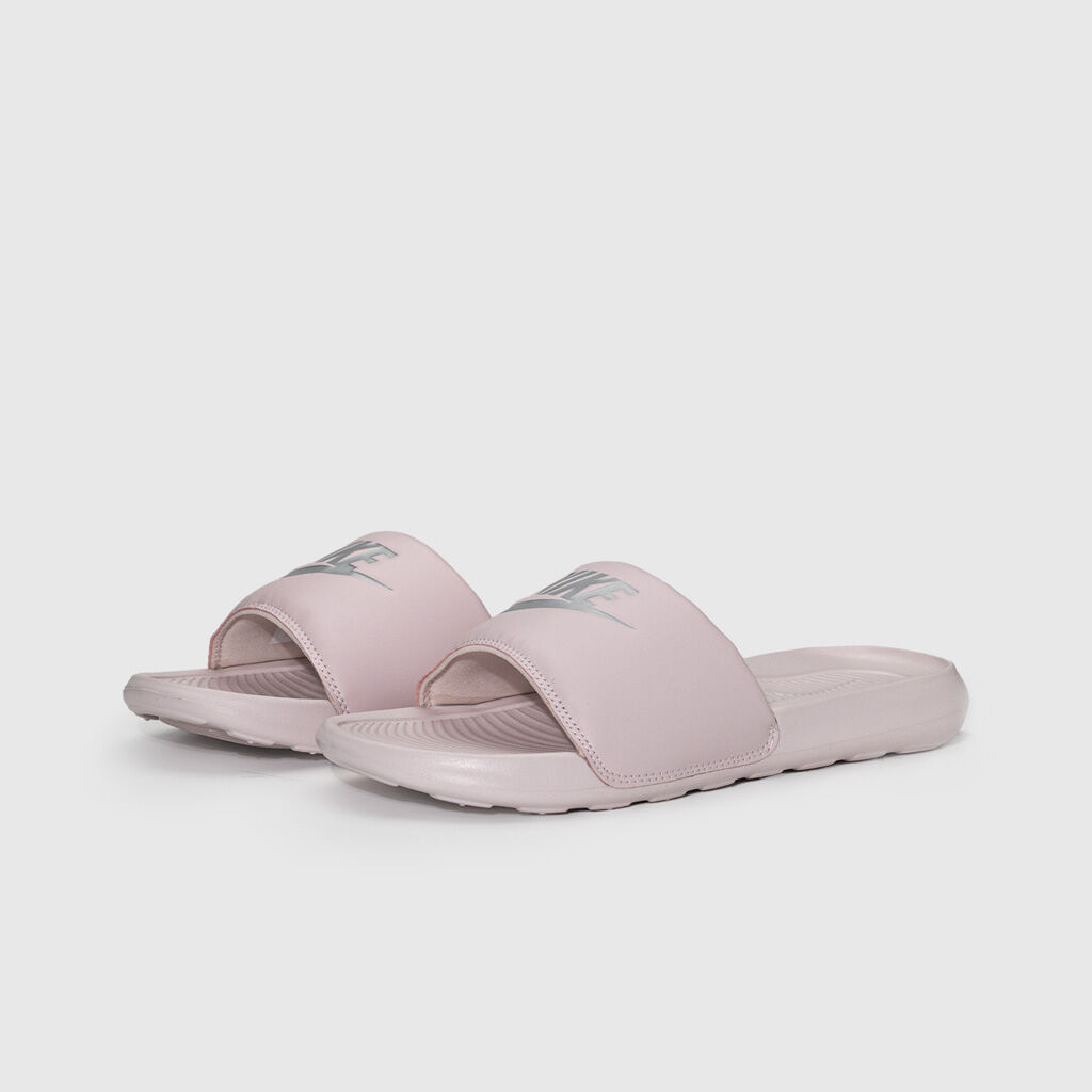 Ciabatte Nike Victori One rosa e argento AW LAB