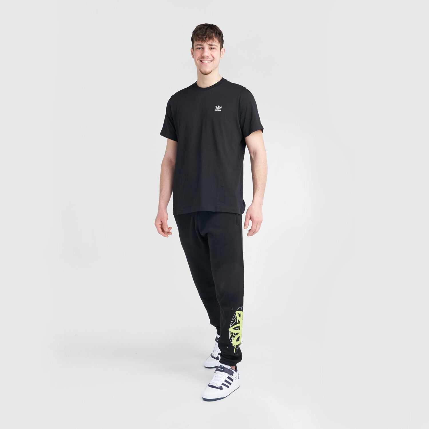 Pantaloni adidas Sweat Pants Graphics Behind The Trefoil neri AW LAB