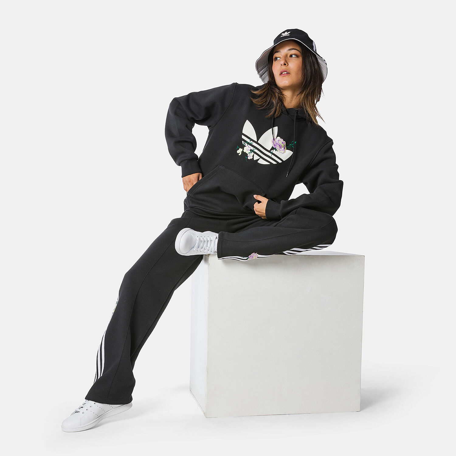 Felpa adidas floreale new arrivals