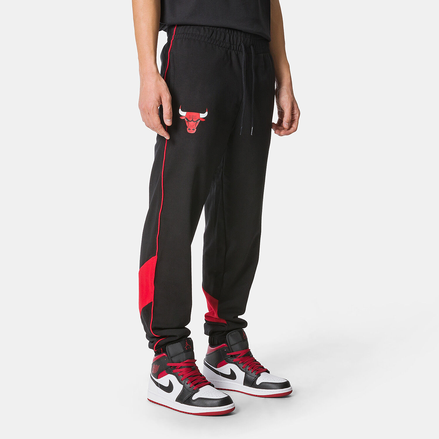 Pantaloni New Era Chicago Bulls neri rossi e bianchi AW LAB