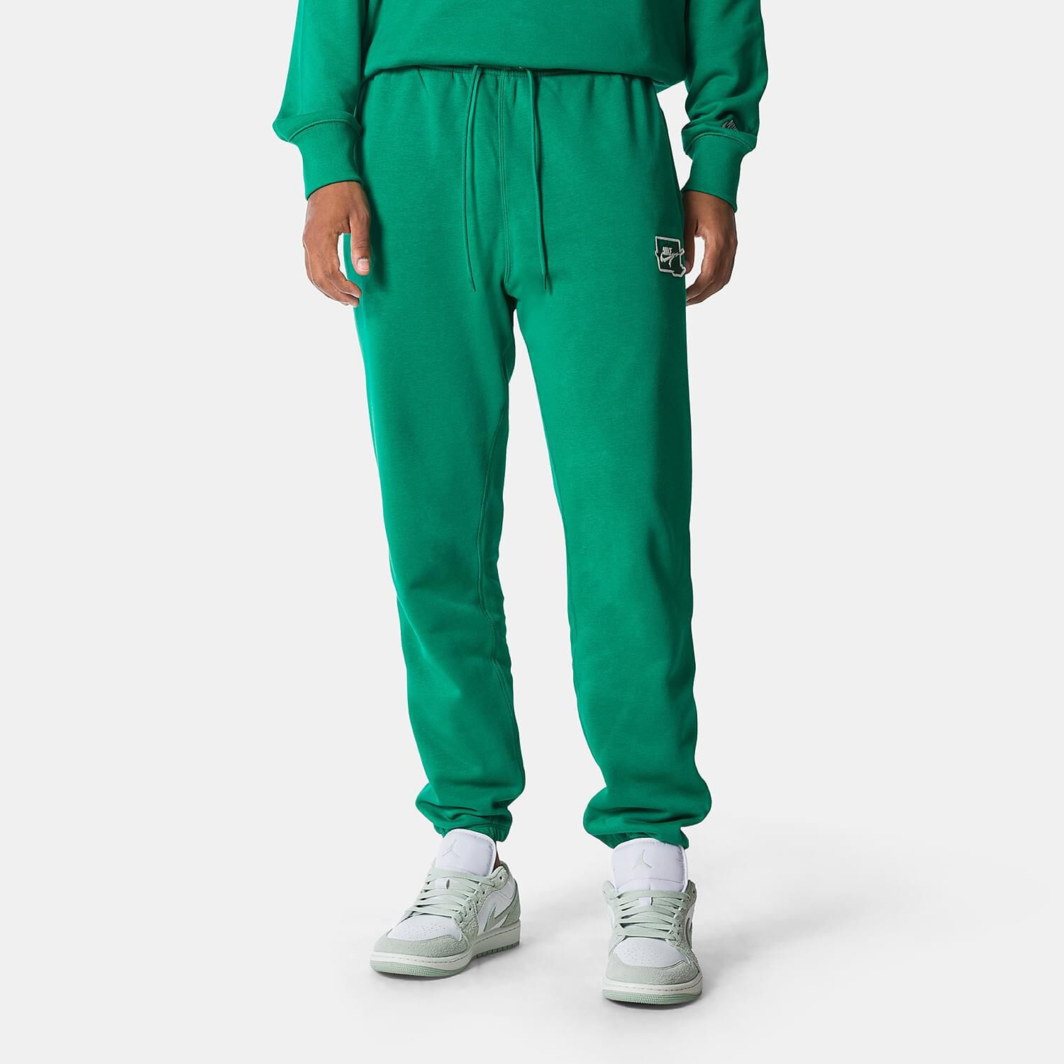 Nike pantaloni verdi 2025