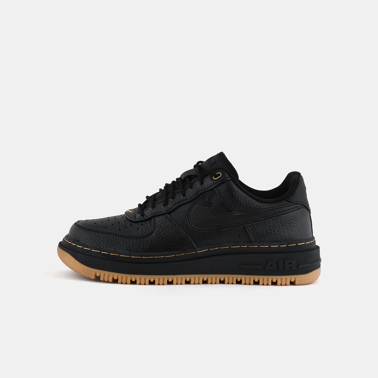 Nike Air Force 1 Luxe nere AW LAB