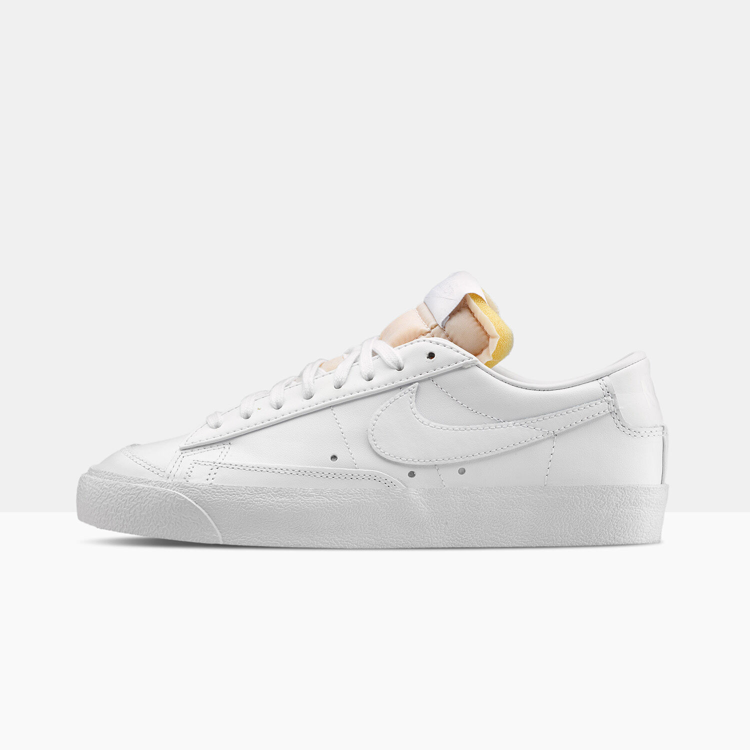 Nike blazer bianche in pelle hotsell