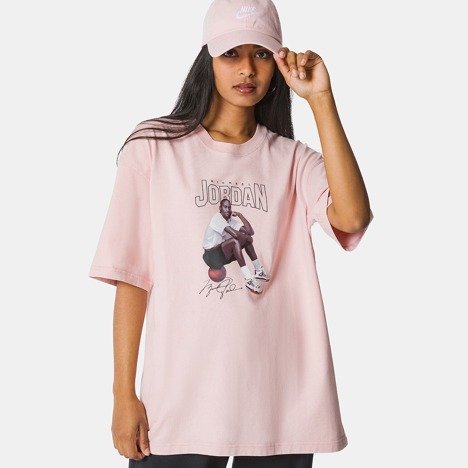 T shirt Jordan Graphic rosa nera e bianca AW LAB