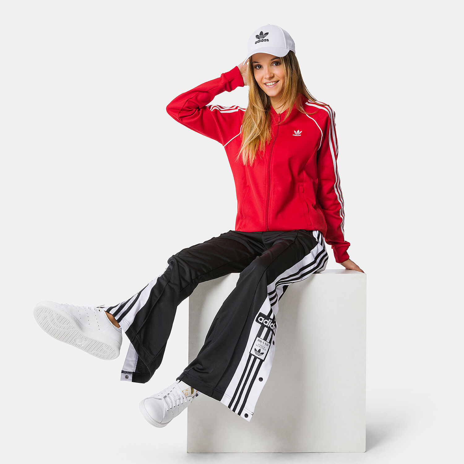 Felpa adidas rossa strisce bianche 2025