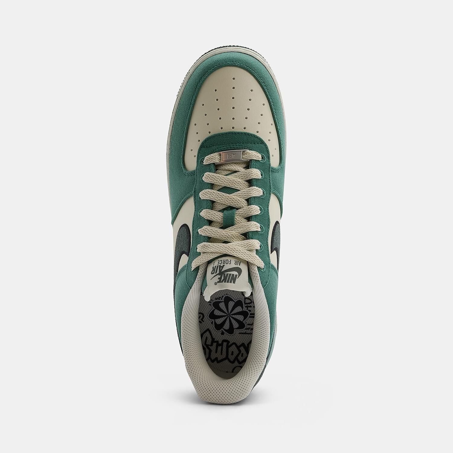 Nike Air Force 1 07 LV8 verde e beige AW LAB