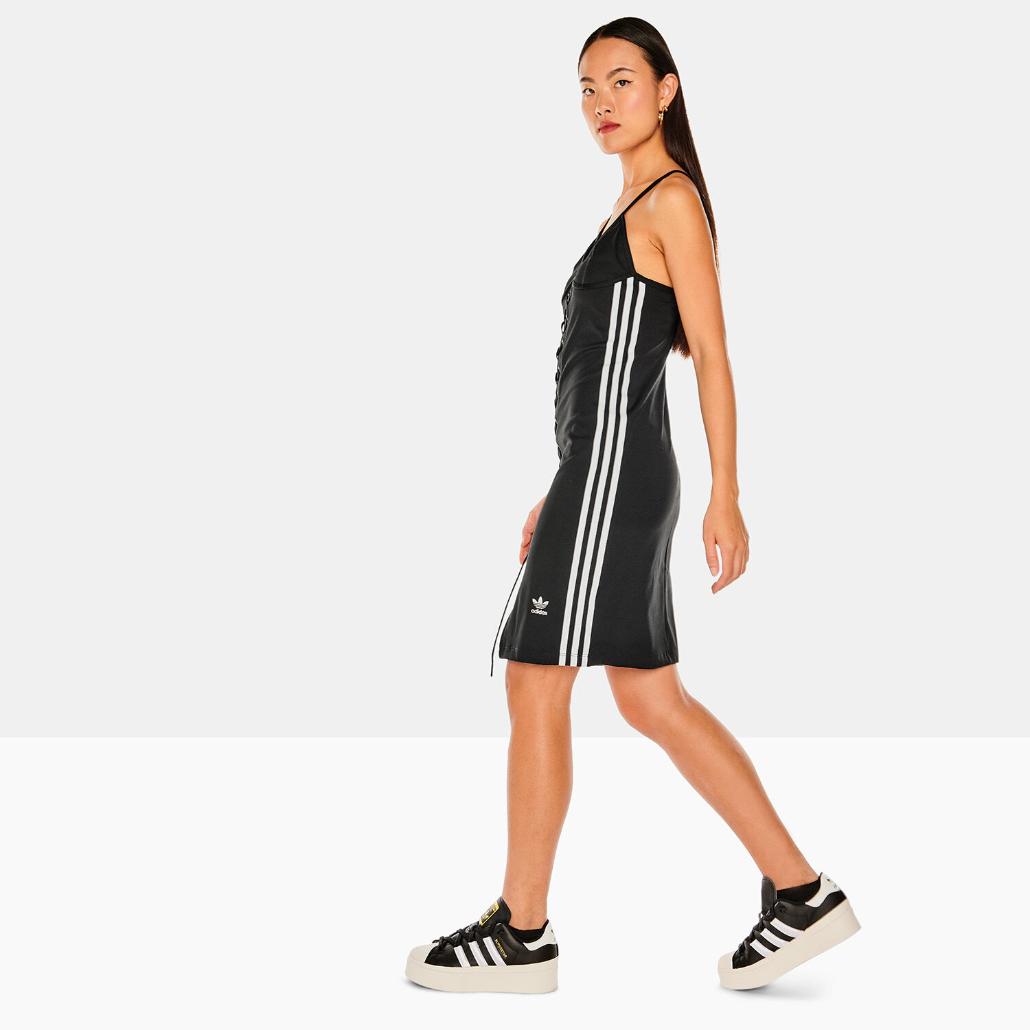 Adidas 2025 sotto vestito