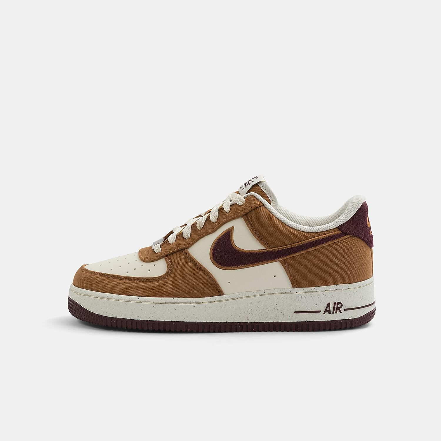 Nike Air Force 1 07 LV8 bianche e marroni AW LAB