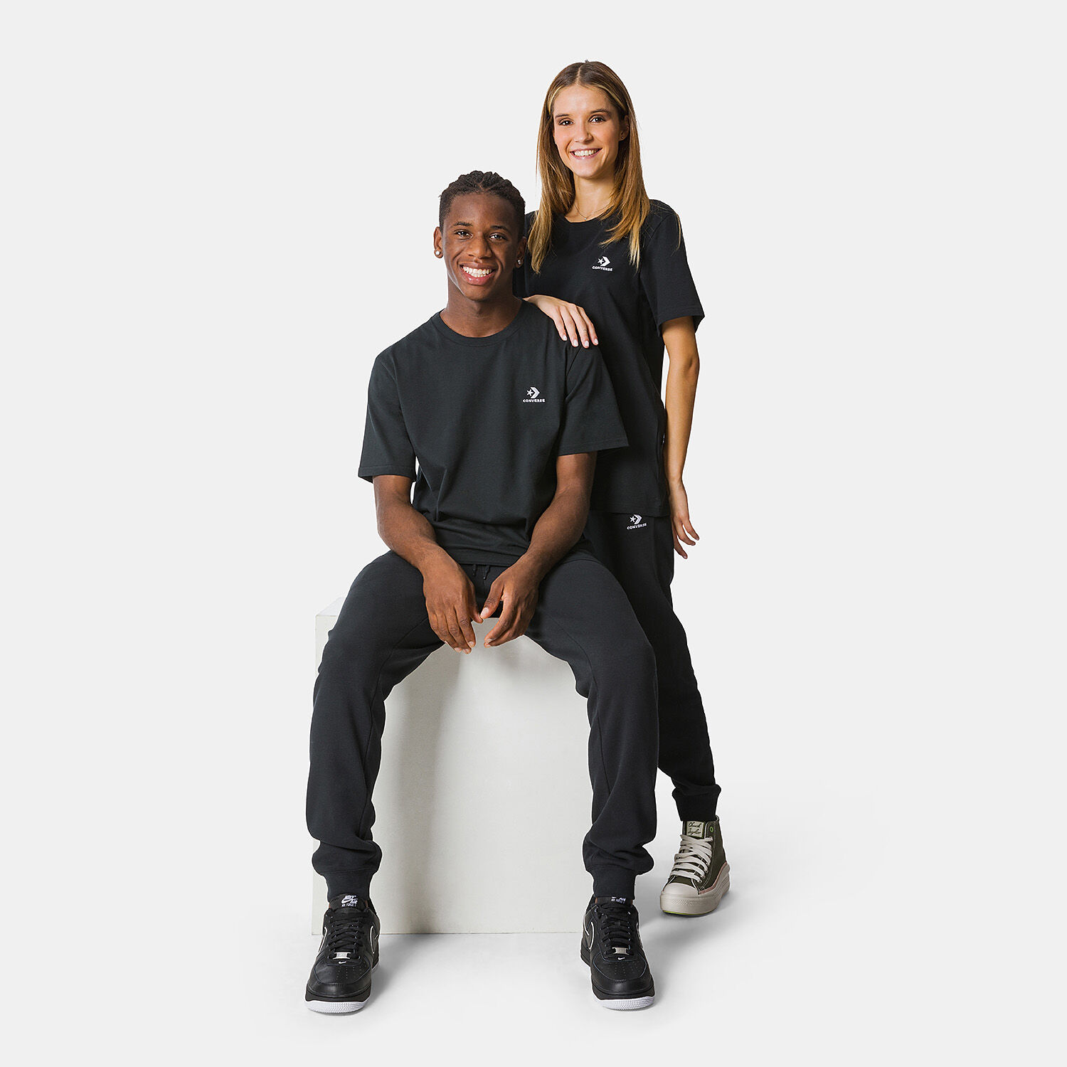 T shirt on sale converse nera