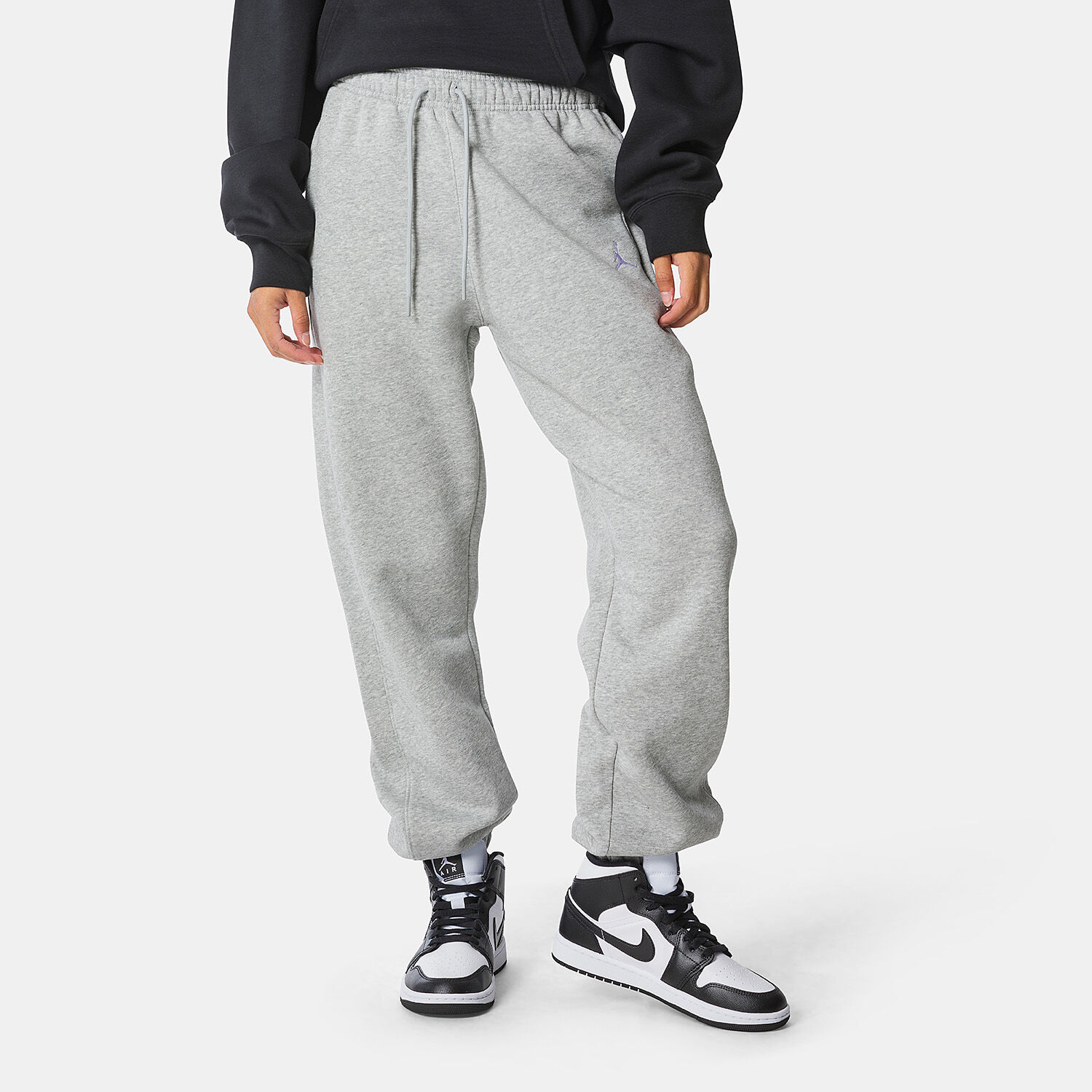 Pantaloni jordan grigi 2025