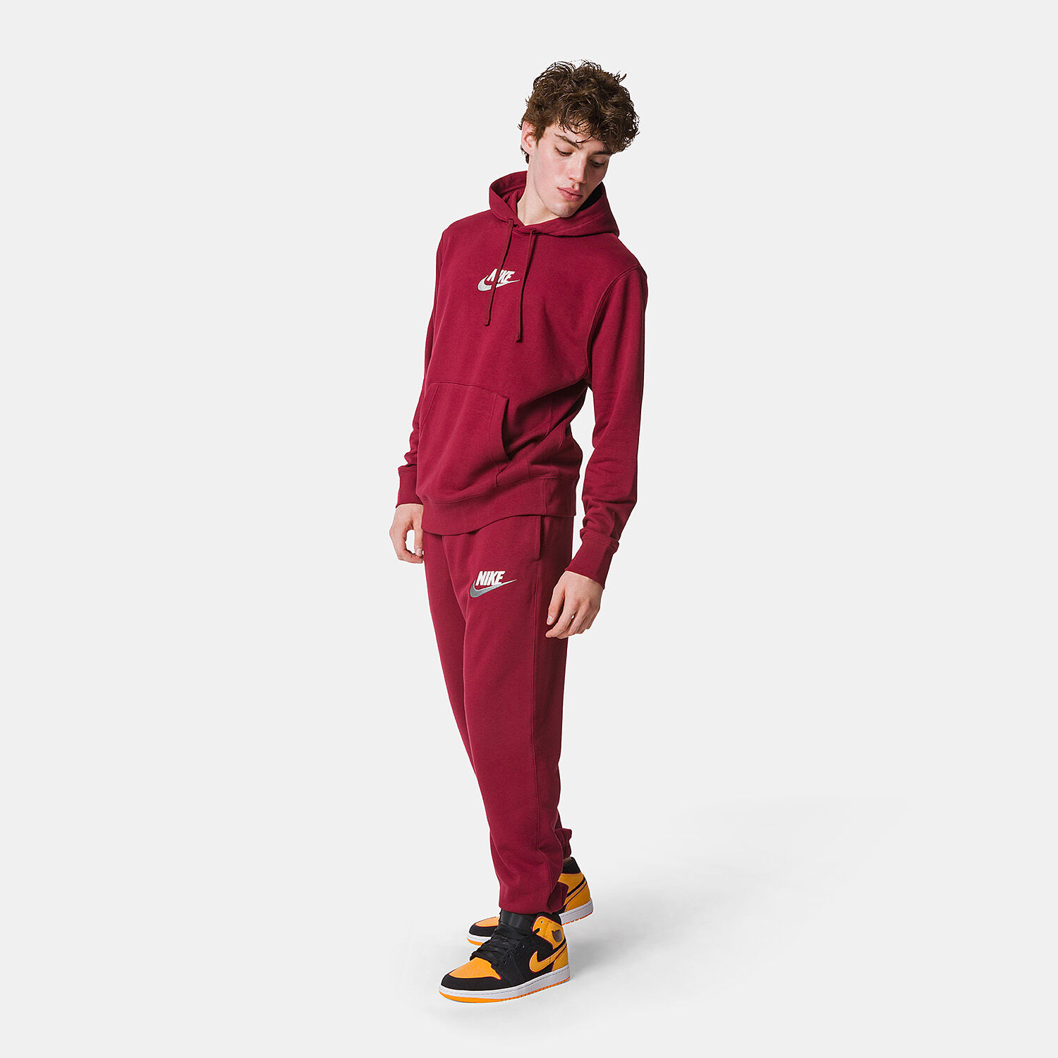 Pantaloni rossi nike discount