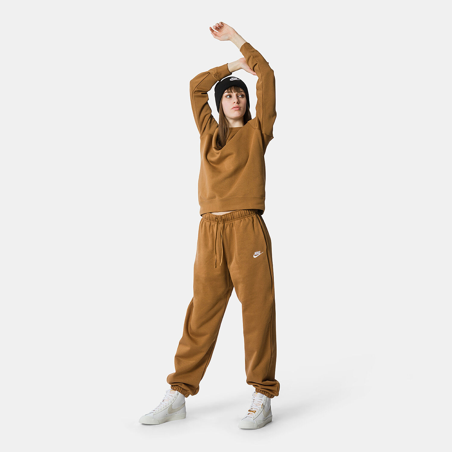 Pantaloni Nike Sportswear Club marroni AW LAB
