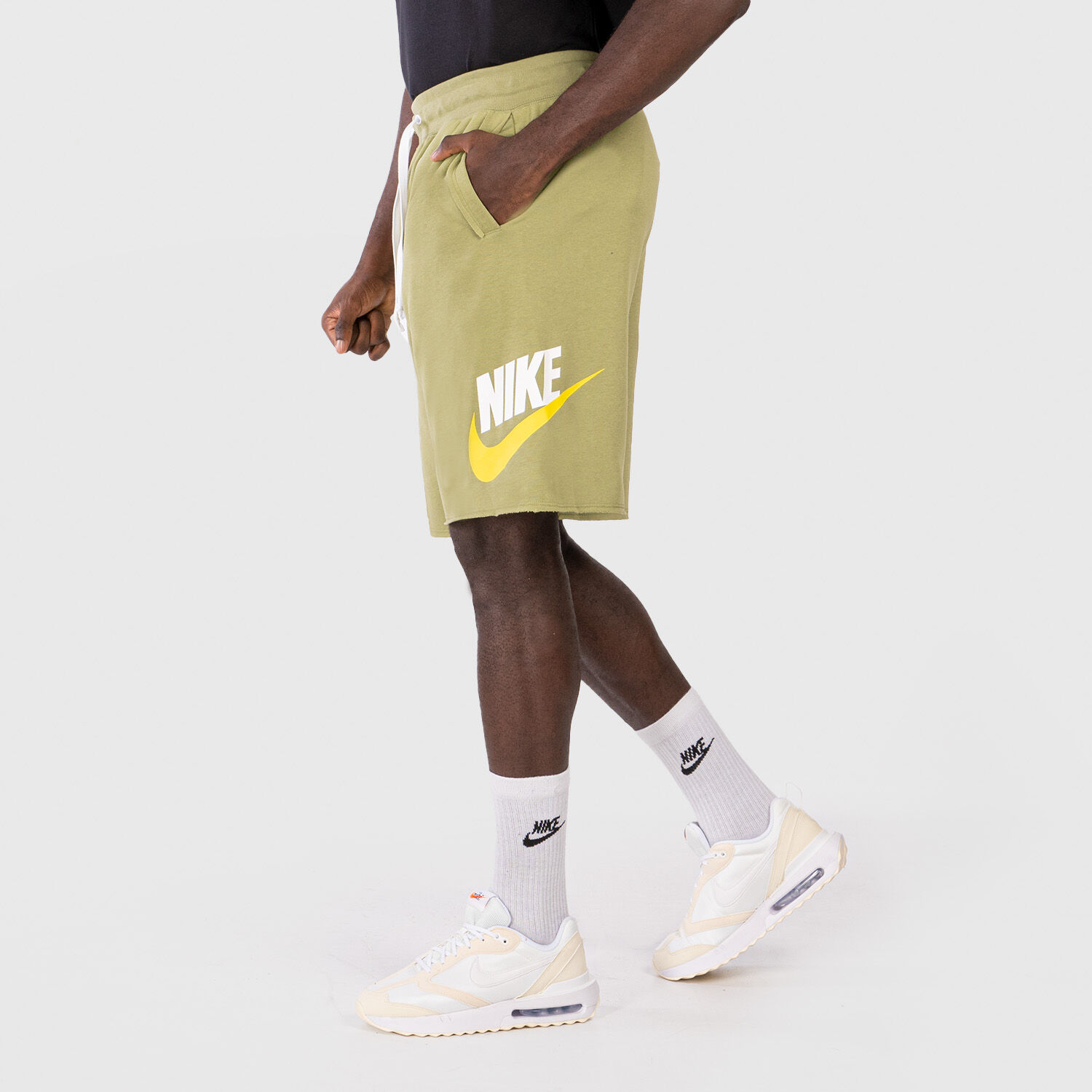 Pantaloni corti best sale nike uomo