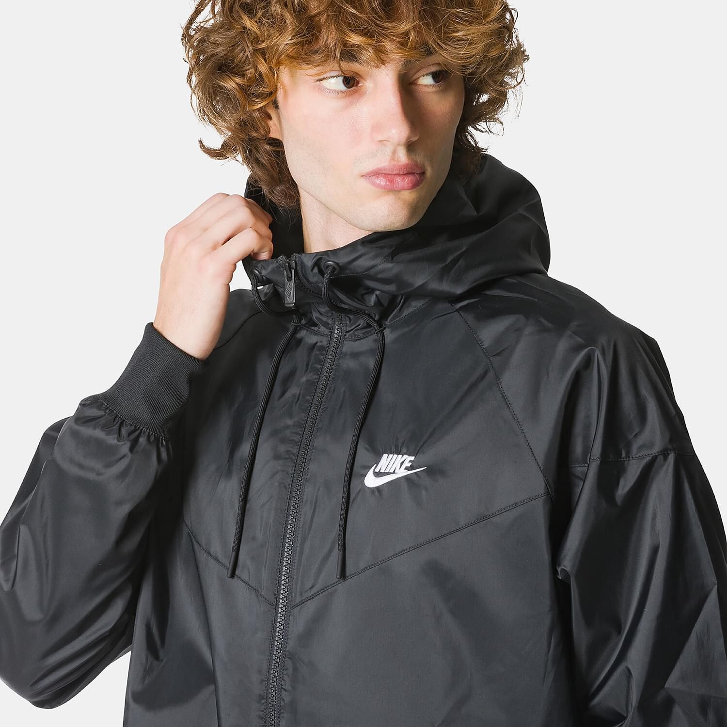 Giacca Nike Sportswear Windrunner nera AW LAB