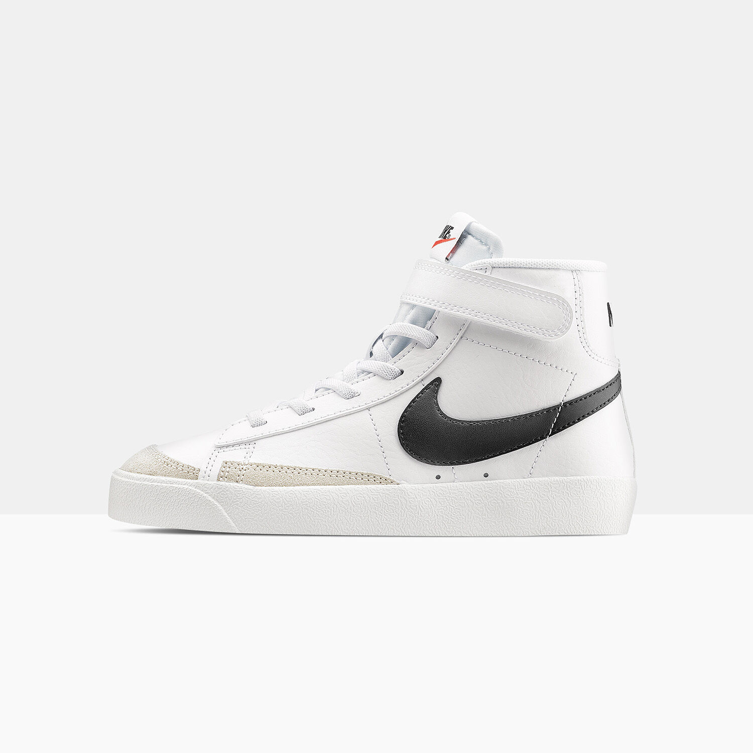 Nike blazer bianche outlet e nere